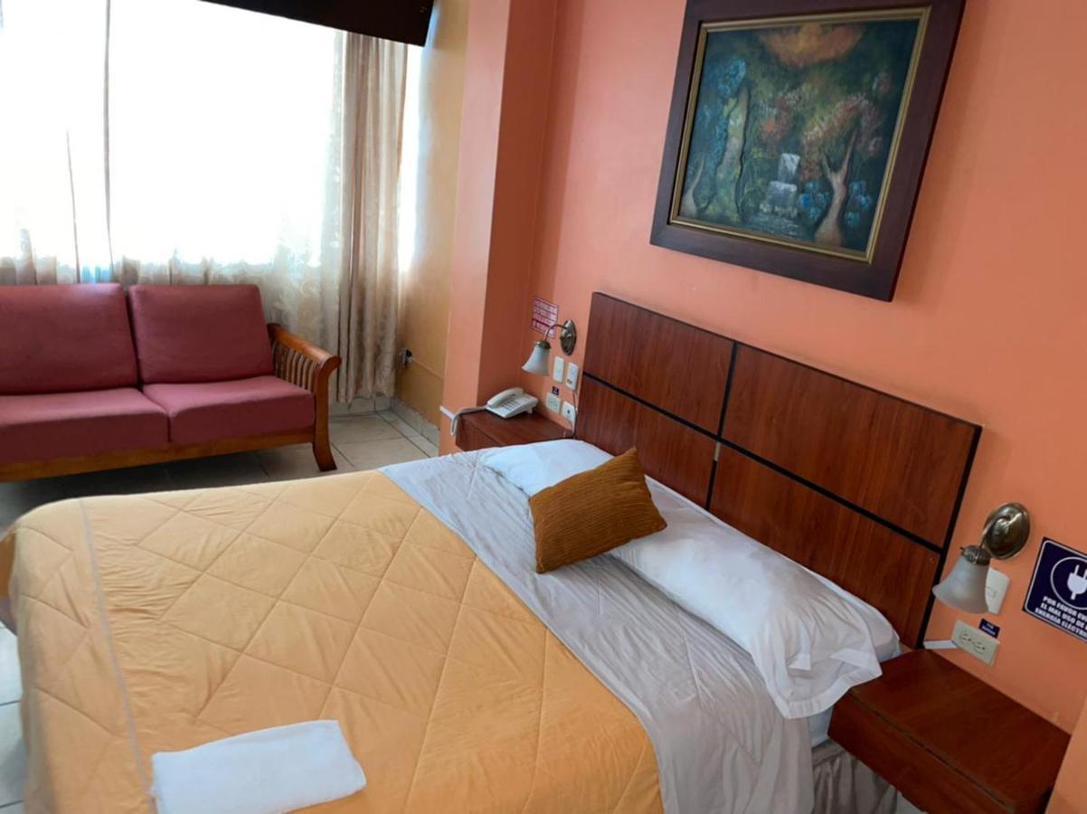 Tropical Inn Hotel Гуаякуил Екстериор снимка
