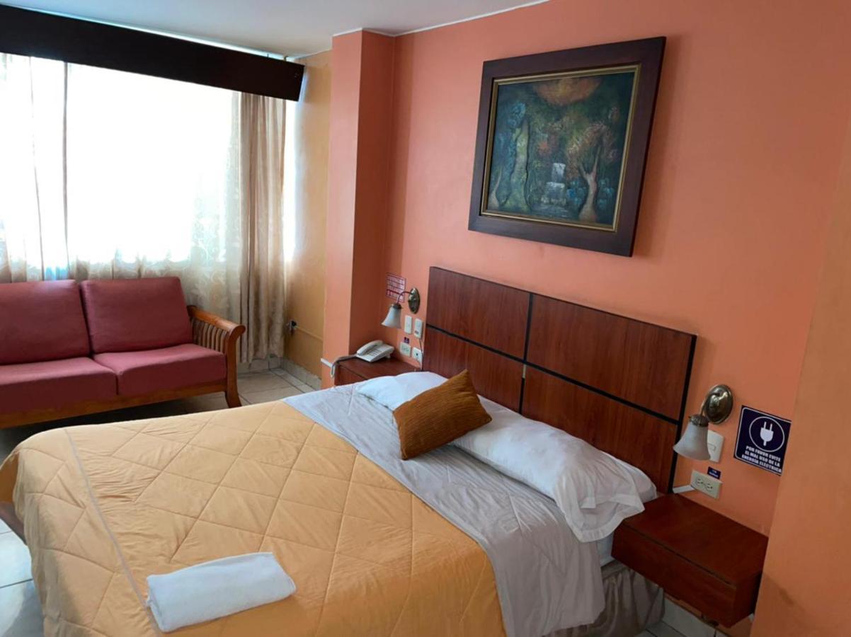 Tropical Inn Hotel Гуаякуил Екстериор снимка