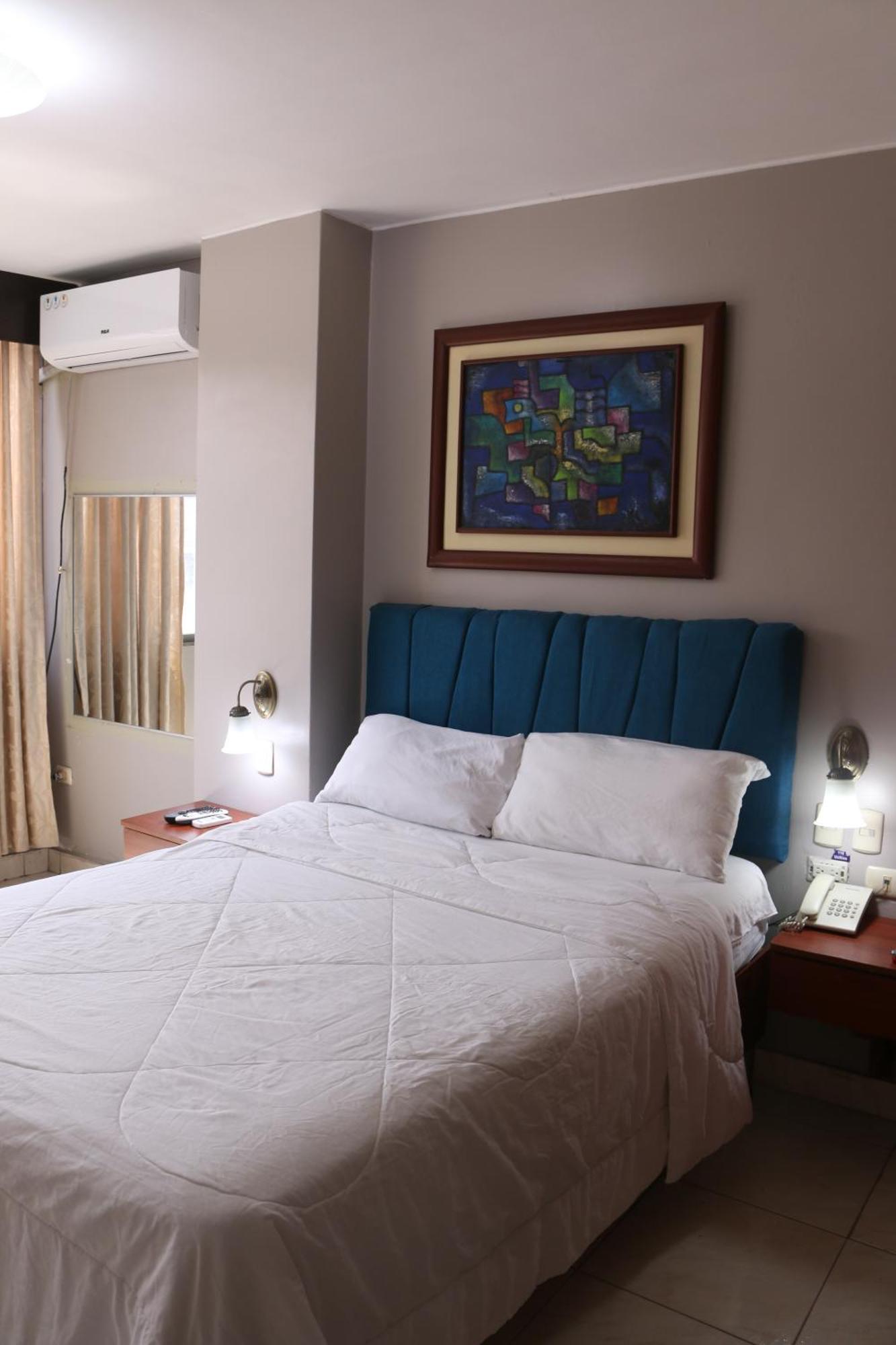 Tropical Inn Hotel Гуаякуил Екстериор снимка