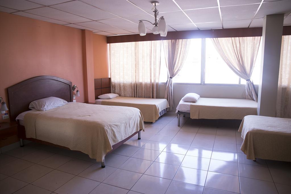 Tropical Inn Hotel Гуаякуил Екстериор снимка