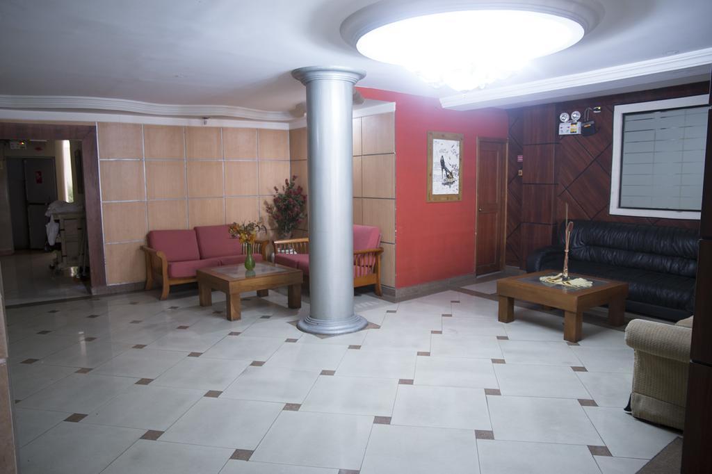 Tropical Inn Hotel Гуаякуил Екстериор снимка
