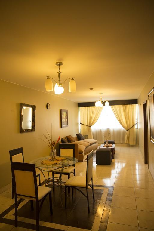 Tropical Inn Hotel Гуаякуил Екстериор снимка