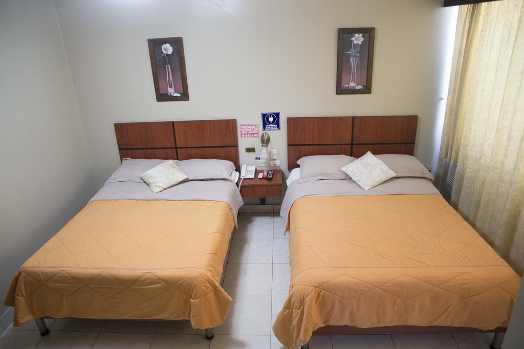 Tropical Inn Hotel Гуаякуил Екстериор снимка